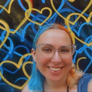 Meet your Posher, Lisa